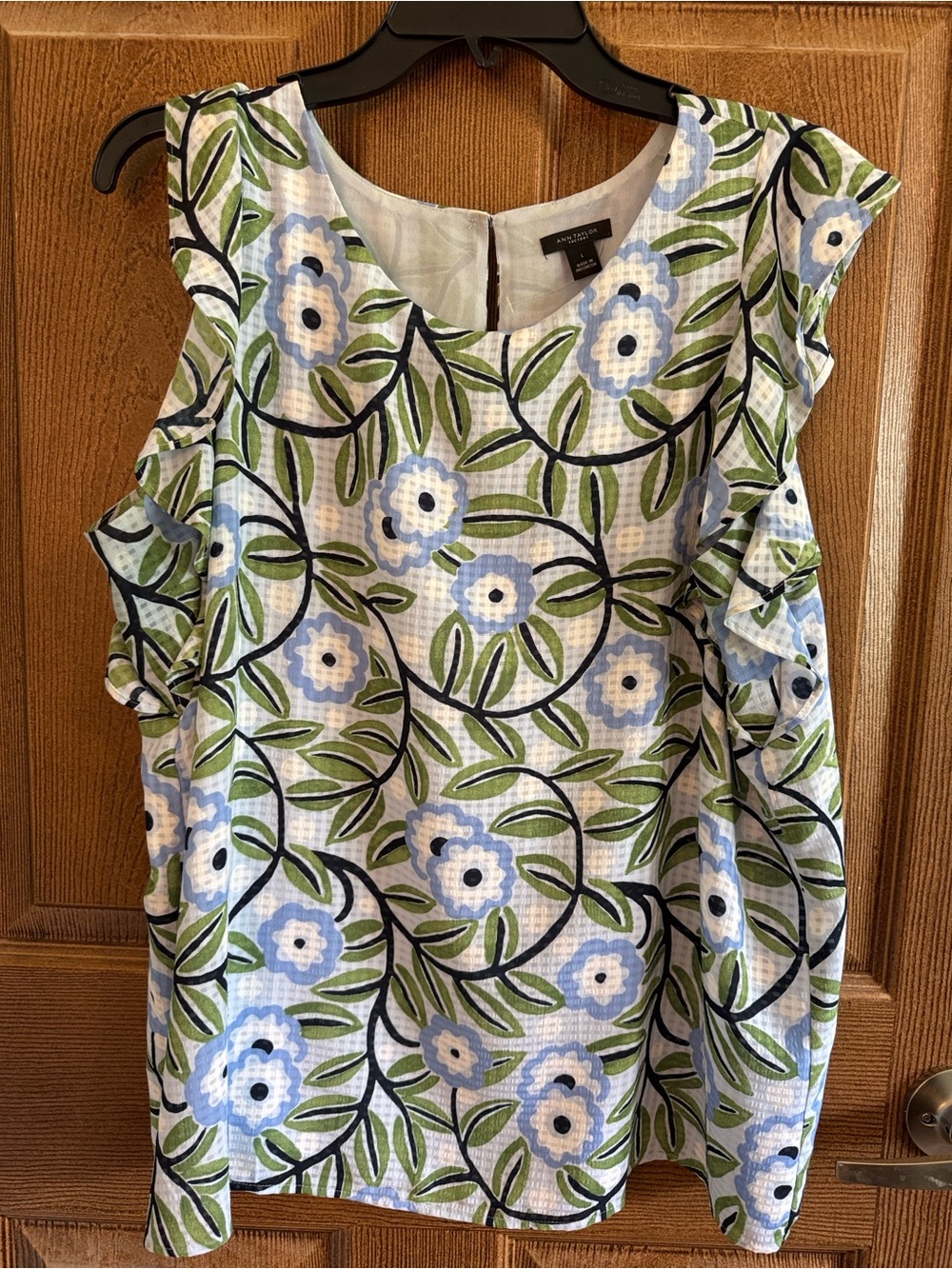 Ann Taylor Blue, White & Green Floral Ruffle-Trim Blouse Size Large